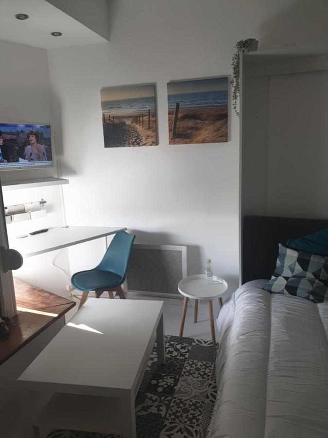 Studio Vue Mer Au Coeur De Malo Les Bains Pieds Dans L Eau Dunkirk Екстериор снимка